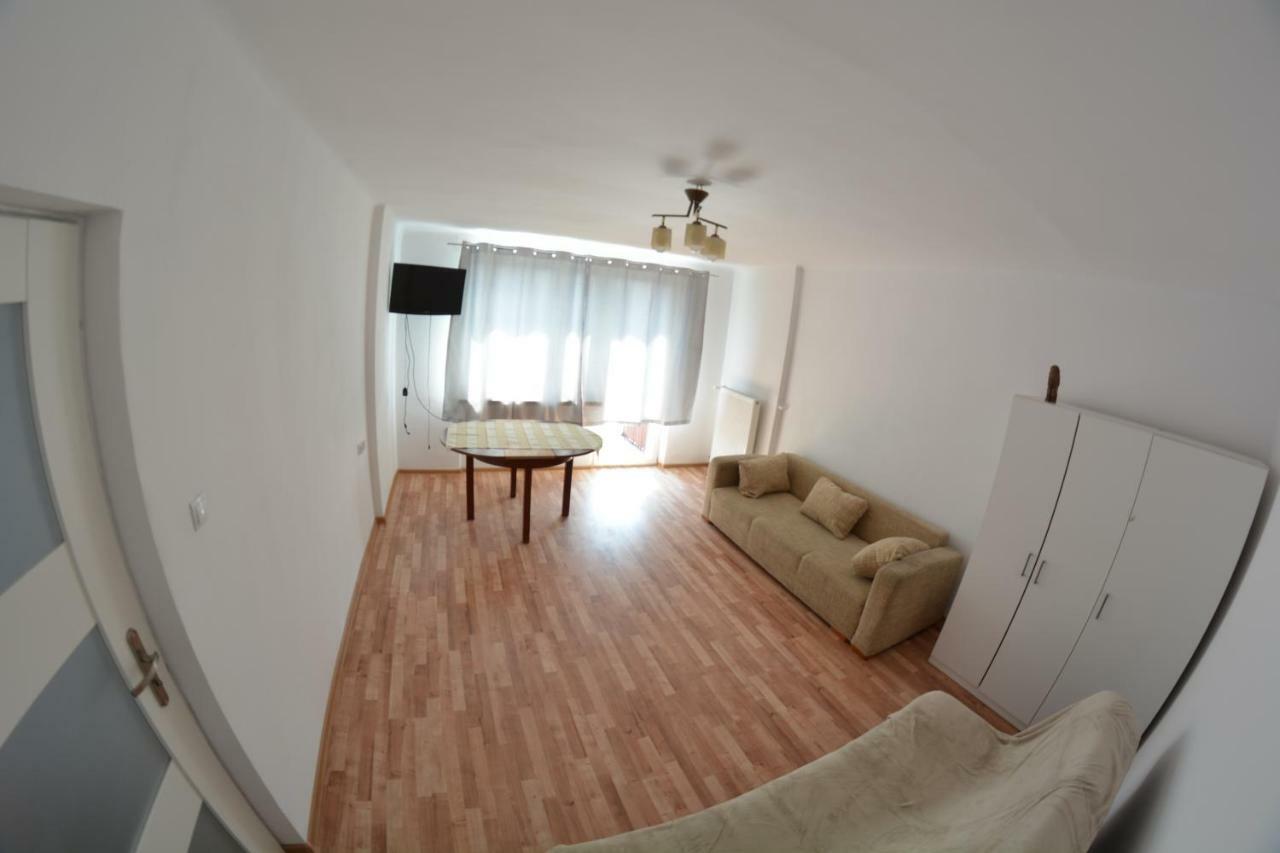 Ul. Ugorek Kolo Areny * Krakau